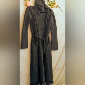 Frenchi Wool coat with hood and tie